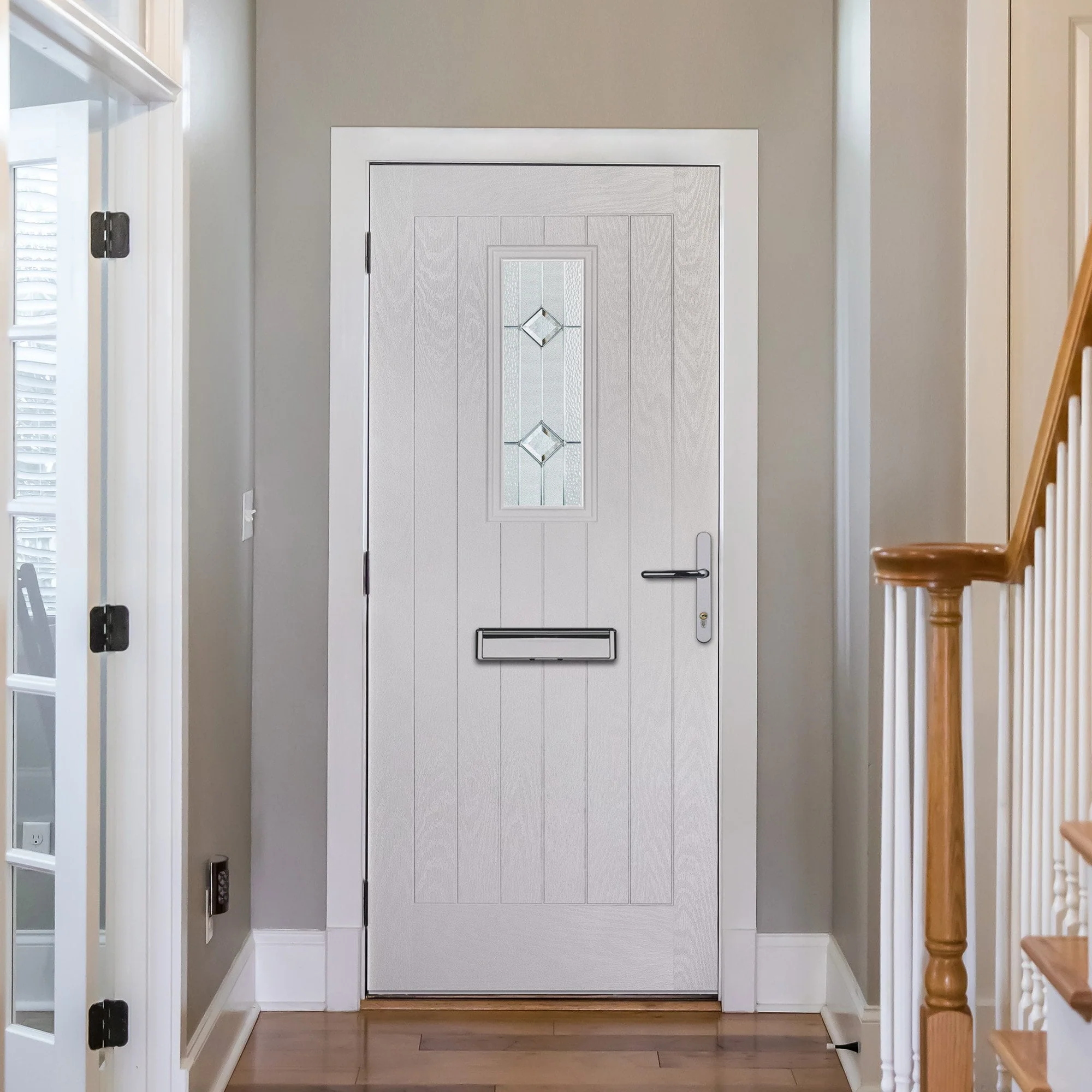 Goswell Chartwell Green Pre-Hung Venice Glass Composite Front Door Set - Image 7