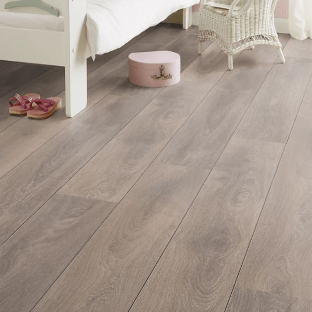 Castle Oak - Supernatural Classic 8mm Embossed Laminate Flooring (122696) - Image 4