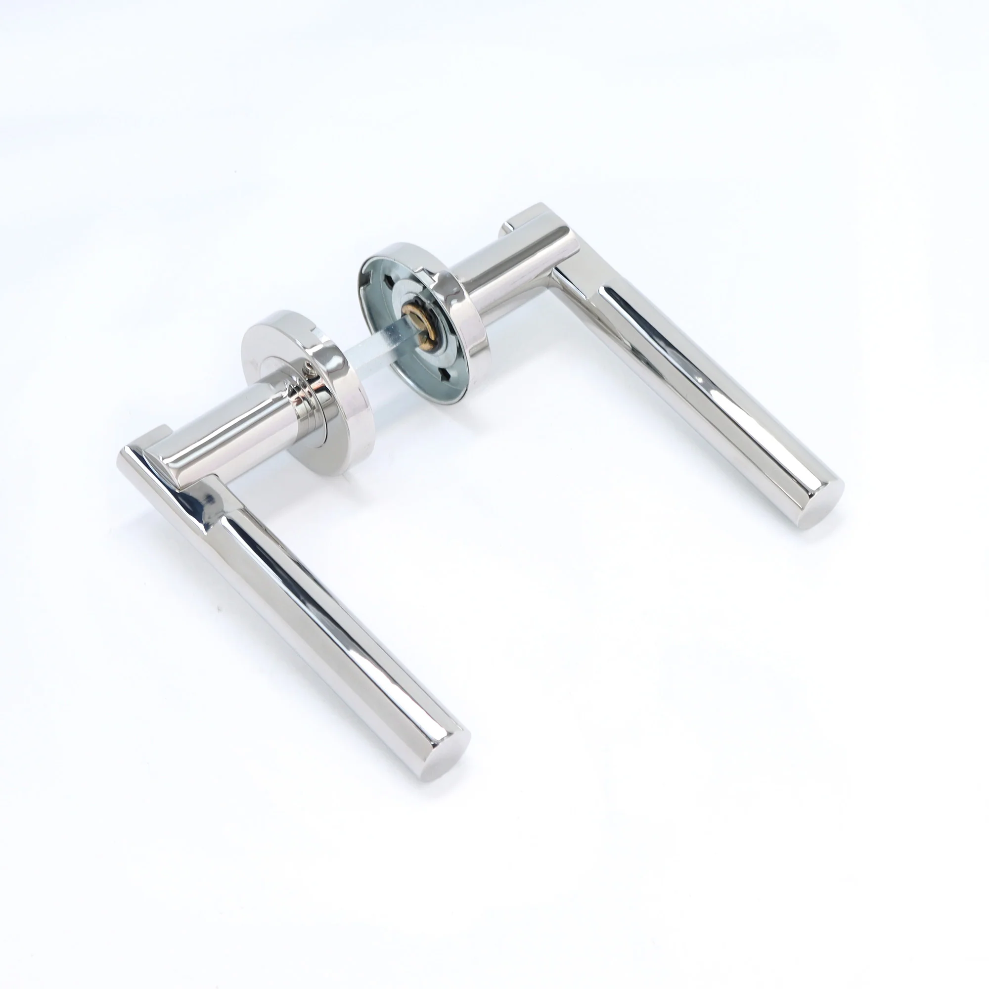 Superior Titan Lever on Round Rose Bathroom Handle Set - Polished Stainless Steel (123509) - Image 2