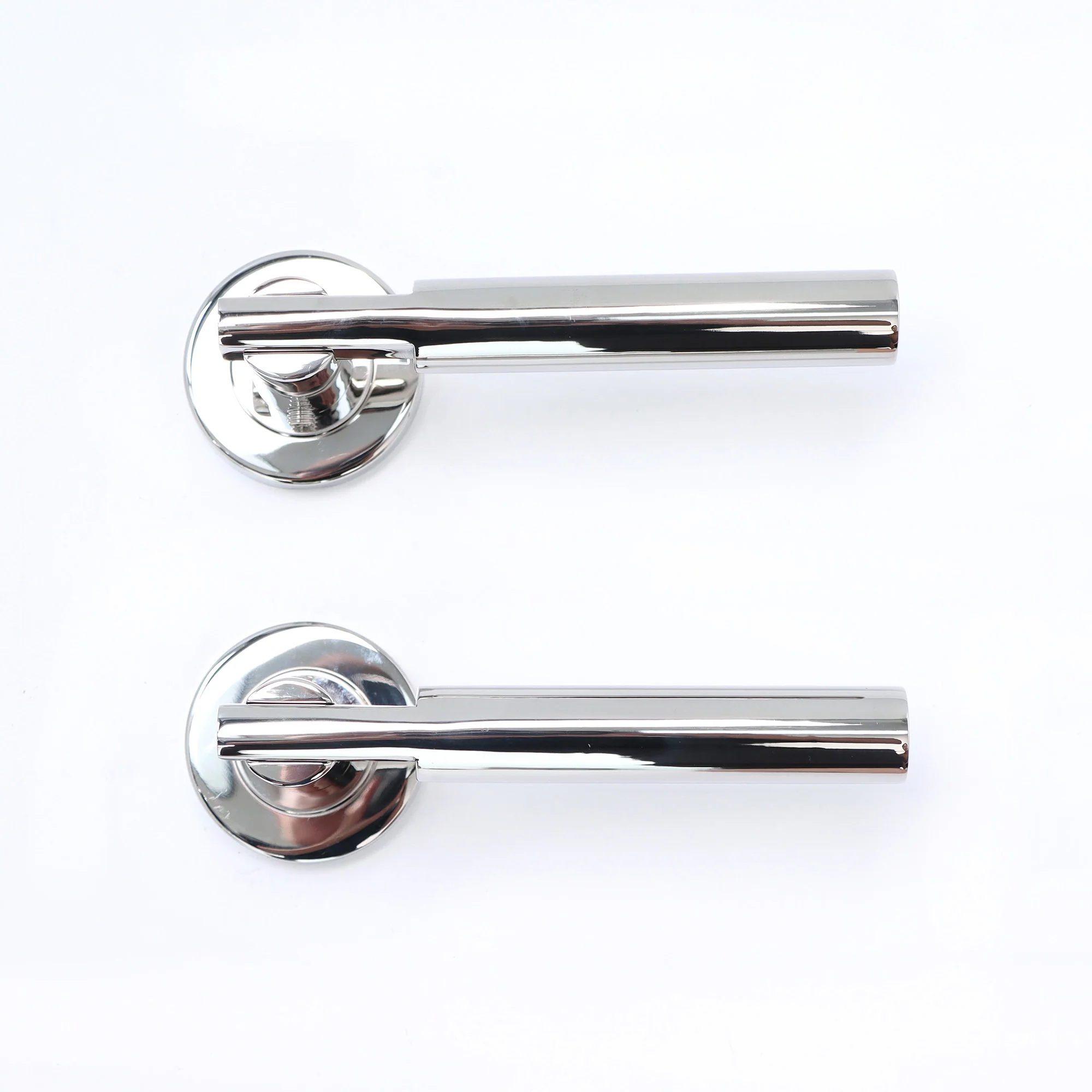 Superior Titan Lever on Round Rose CE13 Fire Door Handle Set - Polished Stainless Steel (123538) - Image 2