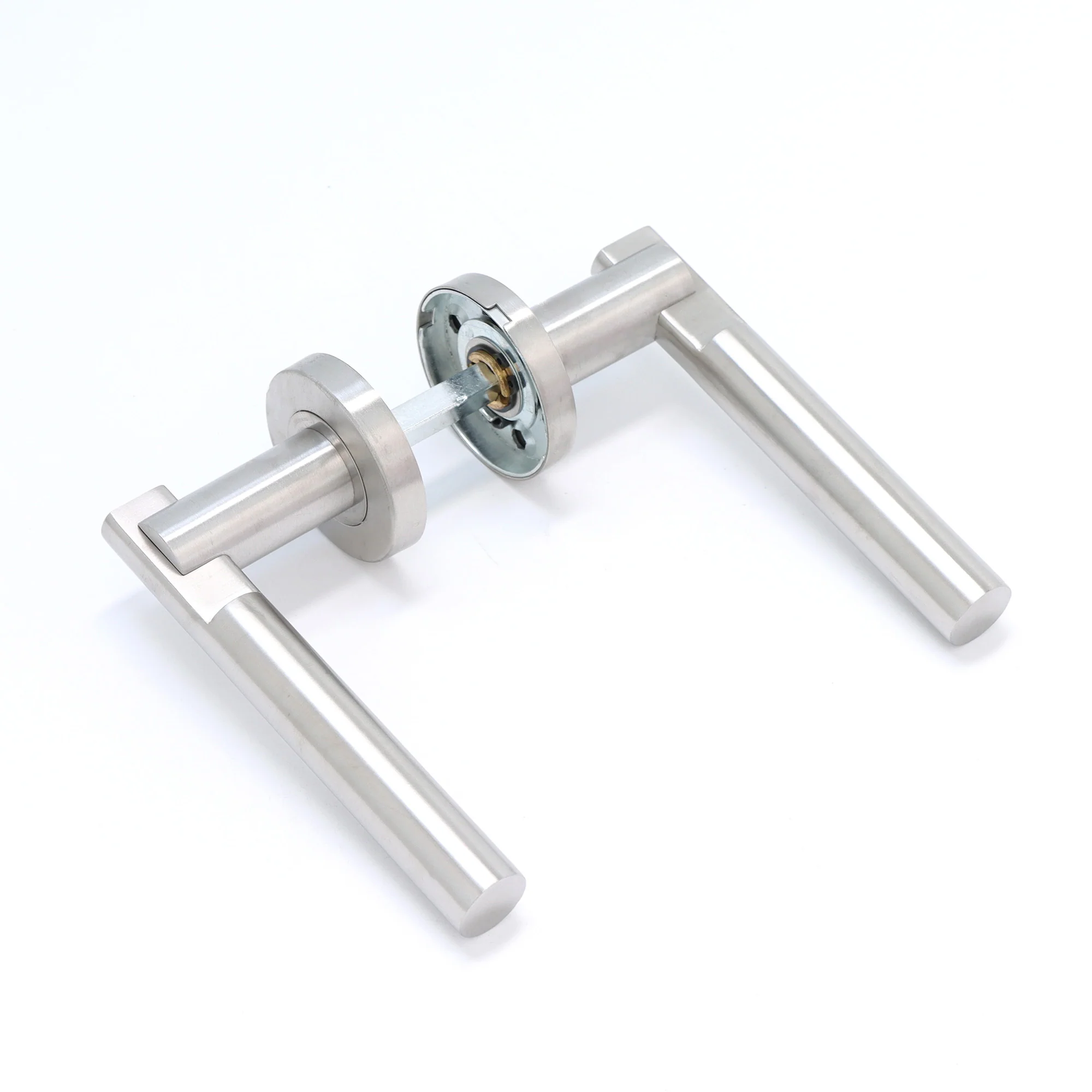 Superior Titan Lever on Round Rose CE13 Fire Door Handle Set - Satin Stainless Steel (123537) - Image 4