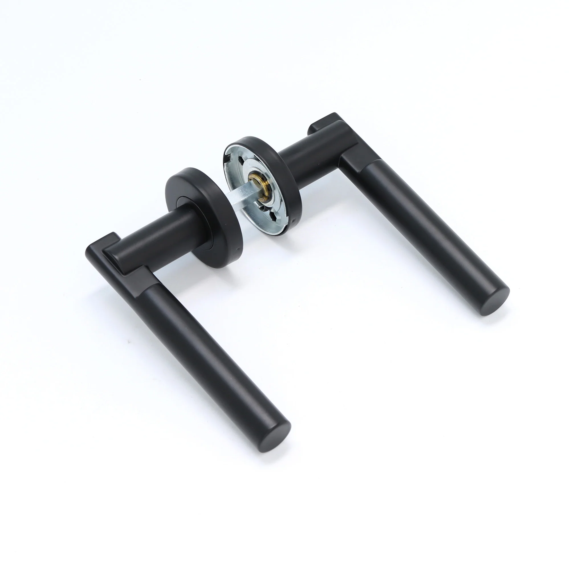 Superior Titan Lever on Round Rose Handle Set - Matt Black (123481) - Image 2