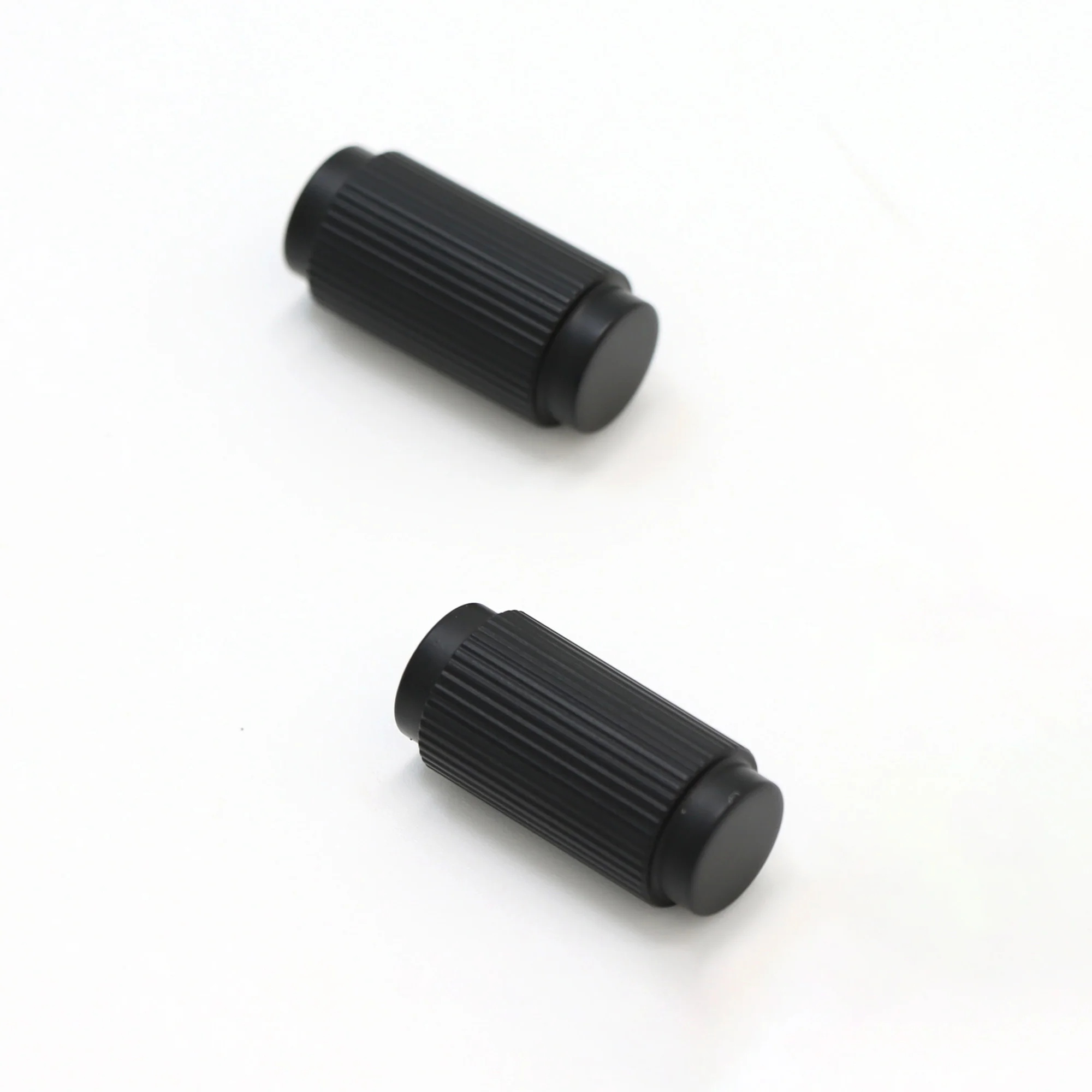 Fluted Small Round Cabinet Door Knob - Matt Black (123453) - Image 3