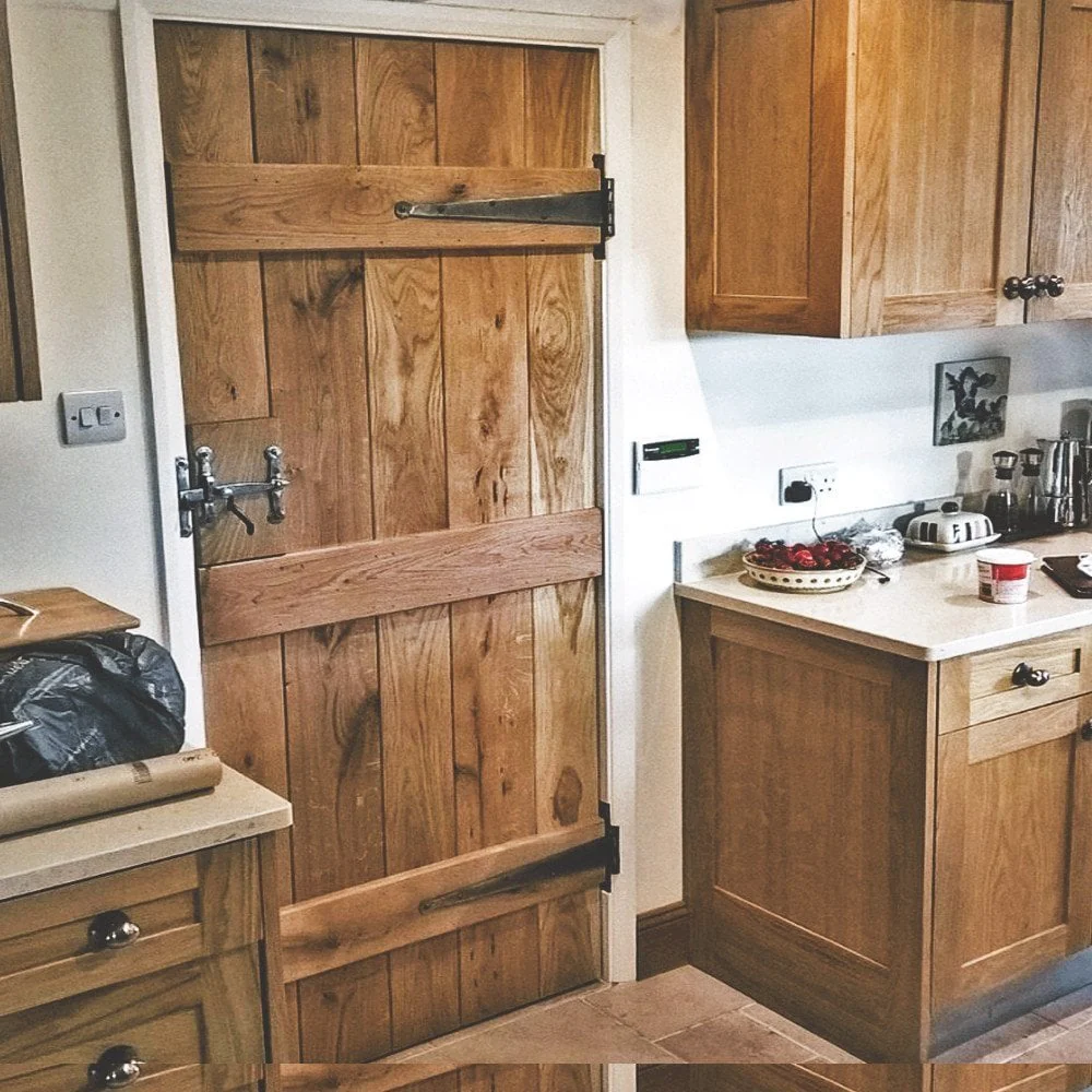 Solid Rustic Oak Grange Unfinished 3 Ledged Door (LDOAKLEDGED) - Image 2